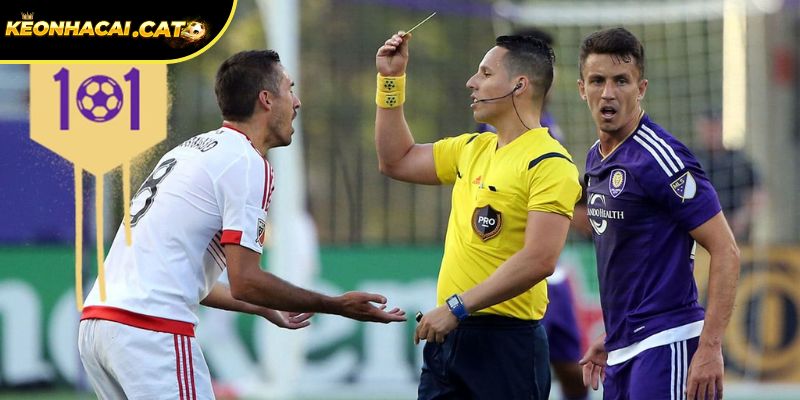Các lỗi phổ biến trong bóng đá là như thế nào?