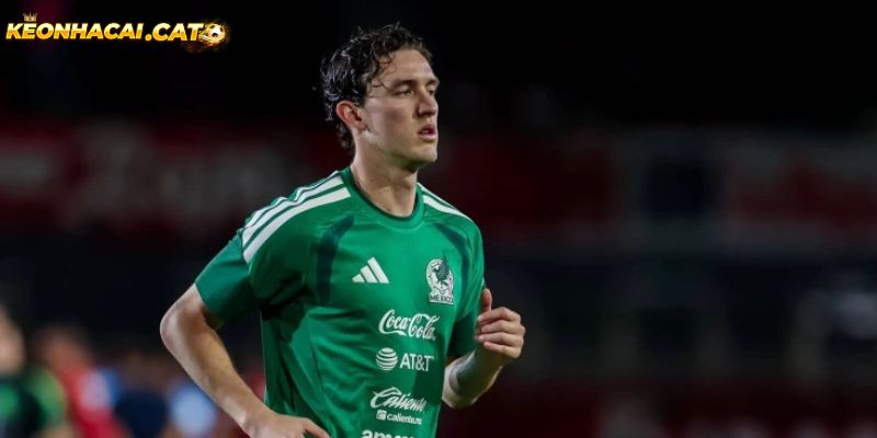 Marcel Ruiz không thể góp mặt